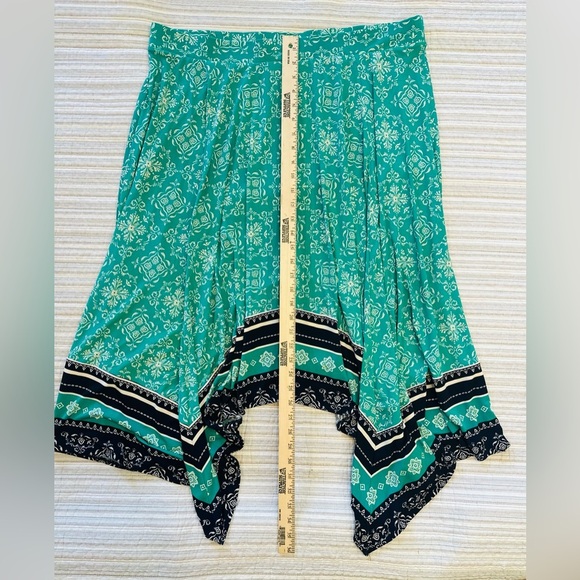 Lane Bryant Women's Floral Sharkbite Hem Striped Skirt, Sz 18/20 NWT - Picture 5 of 6